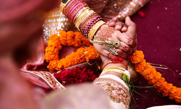 Odisha government gives 2. 5 lakh for those who getting married through government matrimony 